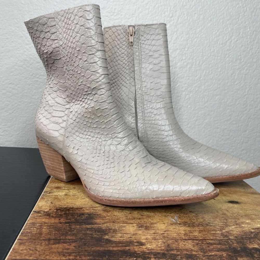 Matisse snake print boots 👢